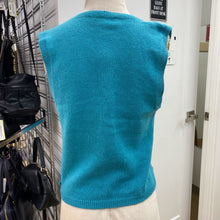 Load image into Gallery viewer, Irka,vintage wool flower vest S/M
