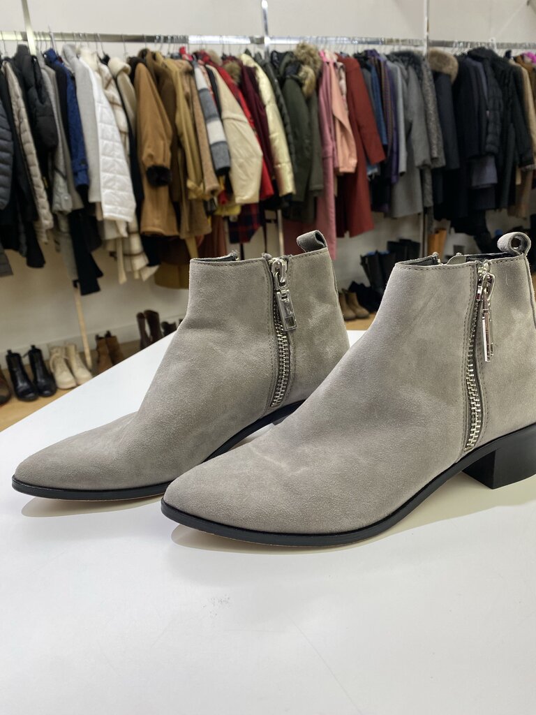 Dolce Vita suede ankle boots 8