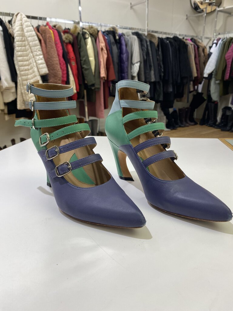 John Fluevog Twist Multistrap Pump 7 (as is)