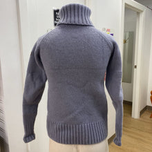 Load image into Gallery viewer, FJALLRAVEN cable knit sweater XXS
