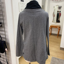 Load image into Gallery viewer, Lululemon snap cardi 4
