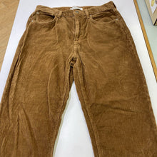 Load image into Gallery viewer, Denim Forum corduroy jeans 30
