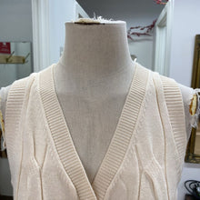 Load image into Gallery viewer, a new day knit vest XS
