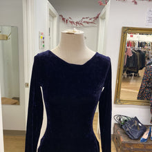 Load image into Gallery viewer, Jacob Vintage Velour dress S
