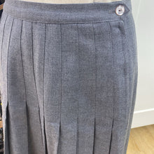 Load image into Gallery viewer, AlJean vintage wool pleated skirt 8

