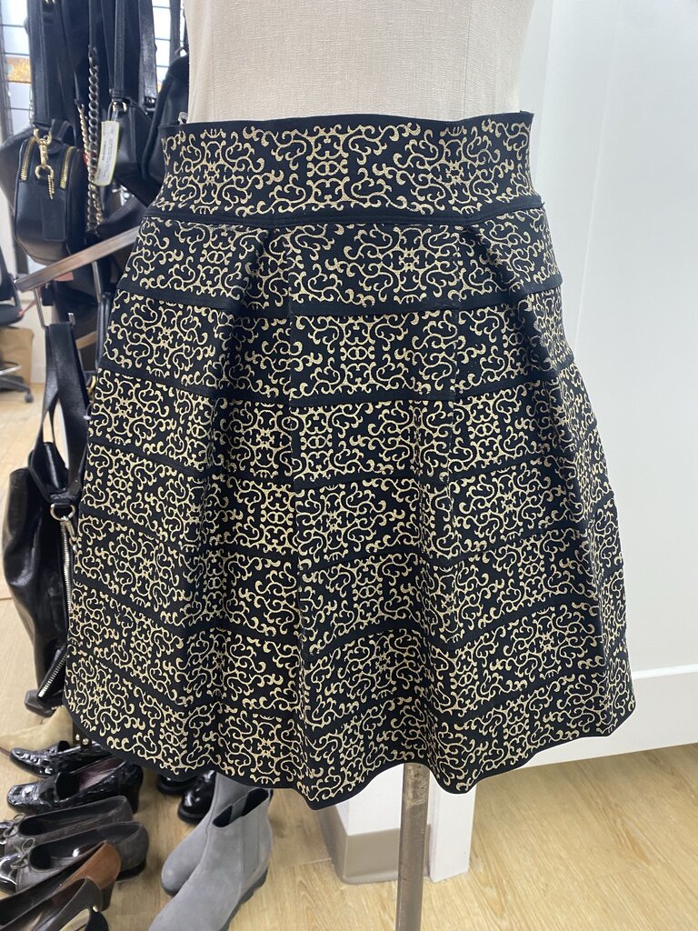 Guess gold print skirt S