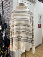 Load image into Gallery viewer, Eddie Bauer sweater L
