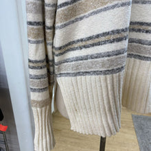 Load image into Gallery viewer, Eddie Bauer sweater L
