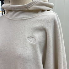 Load image into Gallery viewer, The North Face fleece sweater XL
