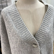 Load image into Gallery viewer, Lyla Luxe sweater M
