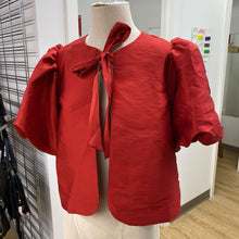 Load image into Gallery viewer, H&amp;M satin puffy top S NWT
