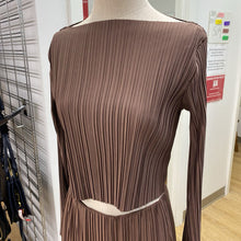 Load image into Gallery viewer, Dynamite pleated top S NWT
