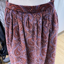 Load image into Gallery viewer, Garfinkel&#39;s vintage paisley skirt 14 (Fits like a 4/6)
