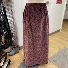 Load image into Gallery viewer, Garfinkel's vintage paisley skirt 14 (Fits like a 4/6)

