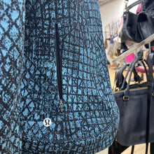 Load image into Gallery viewer, Lululemon zip pockets top S
