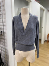Load image into Gallery viewer, Kit and Ace sweater M
