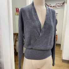 Load image into Gallery viewer, Kit and Ace sweater M
