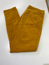 Load image into Gallery viewer, Banana Republic (outlet) skinny cords 8
