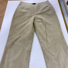 Load image into Gallery viewer, Danier vintage suede pants 4
