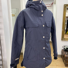 Load image into Gallery viewer, Armada ski jacket XS
