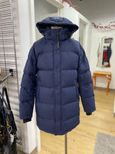Load image into Gallery viewer, Aritzia The Super Puff down coat XS

