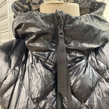 Load image into Gallery viewer, Lululemon reversible vest 8
