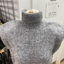 Load image into Gallery viewer, Mango wool/blend sleeveless sweater M
