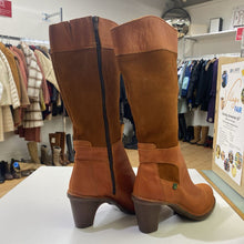 Load image into Gallery viewer, EL Natura Lista suede/leather boots NWOT 40

