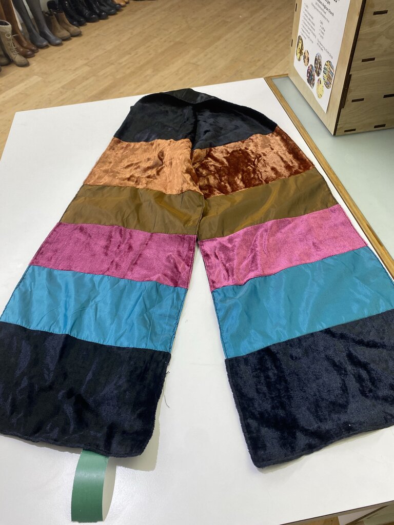 Holt Renfrew velour/satiny scarf NWT