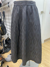 Load image into Gallery viewer, RW&amp;CO midi skirt 6
