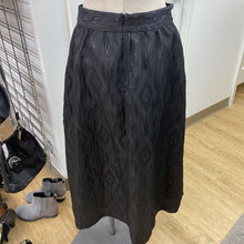 Load image into Gallery viewer, RW&amp;CO midi skirt 6
