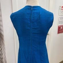 Load image into Gallery viewer, Vintage 60&#39;s Raw Silk dress 4/6
