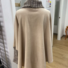 Load image into Gallery viewer, Parkhurst wool/alpaca trim fleece cape NWT O/S
