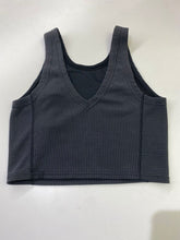 Load image into Gallery viewer, Lululemon ribbed crop tank 4
