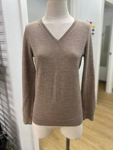 Load image into Gallery viewer, Lord &amp; Taylor merino wool sweater S

