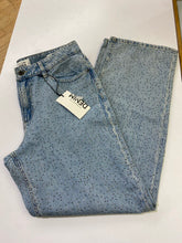 Load image into Gallery viewer, Dynamite Mika Relaxed Straight rhinestone jeans NWT 8
