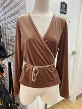 Load image into Gallery viewer, Madewell velour wrap top L

