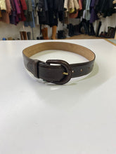 Load image into Gallery viewer, Banana Republic leather belt
