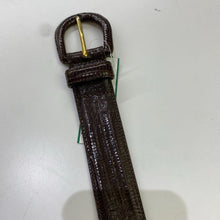 Load image into Gallery viewer, Banana Republic leather belt
