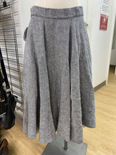 Load image into Gallery viewer, Son de Flor full circle linen skirt L
