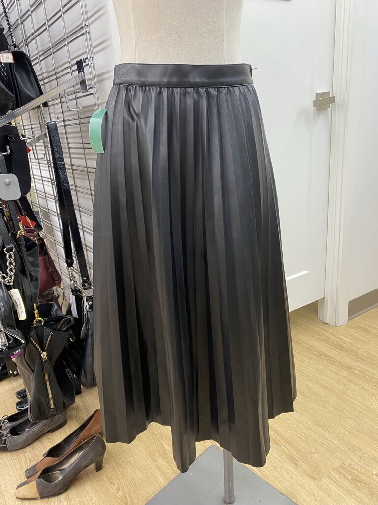 H&M pleated pleather skirt NWT 6