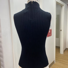 Load image into Gallery viewer, Belldini knit ribbed top M
