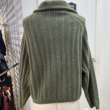 Load image into Gallery viewer, Lululemon Sweater XS/S
