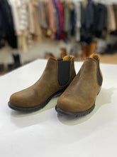 Load image into Gallery viewer, Blundstone boots 6.5
