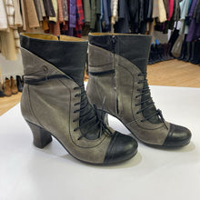 Load image into Gallery viewer, Gold Button leather lace up booties 37
