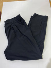 Load image into Gallery viewer, Lululemon pleated pants 10
