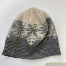 Load image into Gallery viewer, Icebreaker hat
