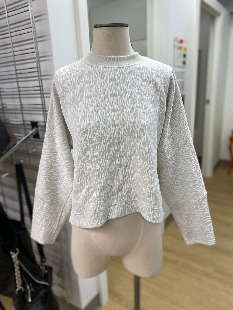 Lululemon sweater 6