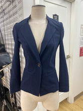 Load image into Gallery viewer, Diane Von Furstenburg soft blazer 4
