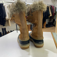 Load image into Gallery viewer, Sorel Joan of Artic boots 7.5
